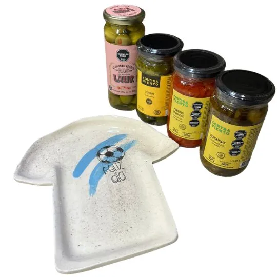 Combo con productos laur y bandeja de ceramica camiseta 